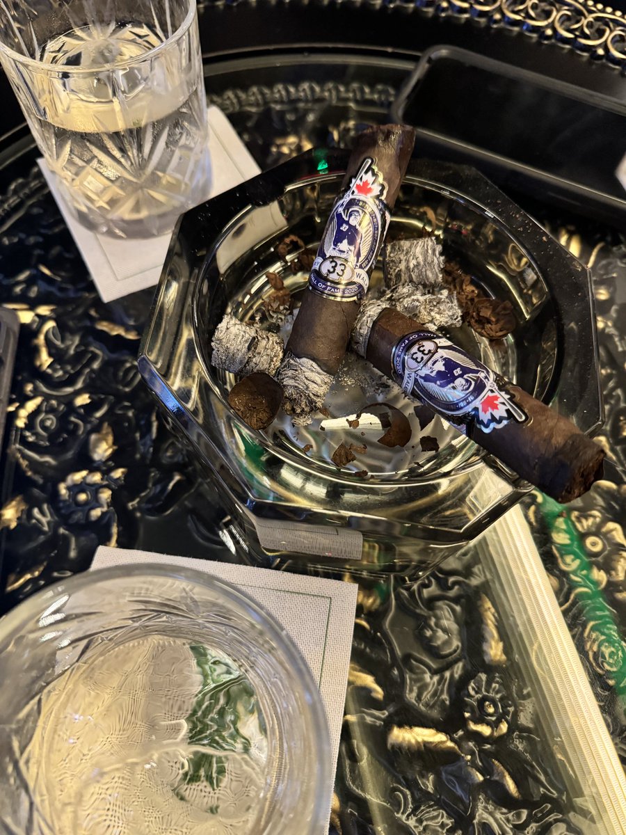 Cdnmooselips33's tweet image. Excellent evening watching the Olympics in a private cigar room enjoying a Tres-Trois and a nice tequila!! Thanks Yaamava resort! @Yaamava @trestroiscigar