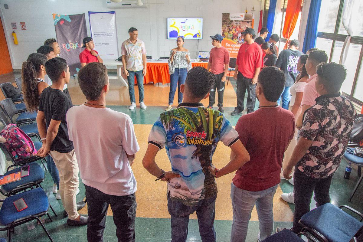 TallerProdesal's tweet photo. ¡Así cerramos el encuentro Rochela!
Un espacio de colaboración y creatividad, donde abordamos temas clave como la Gestión Cultural y la formulación de proyectos culturales innovadores. 🌍🎨
#TallerProdesal #GestiónCultural #Rochela https://t.co/YxmruuBwSy