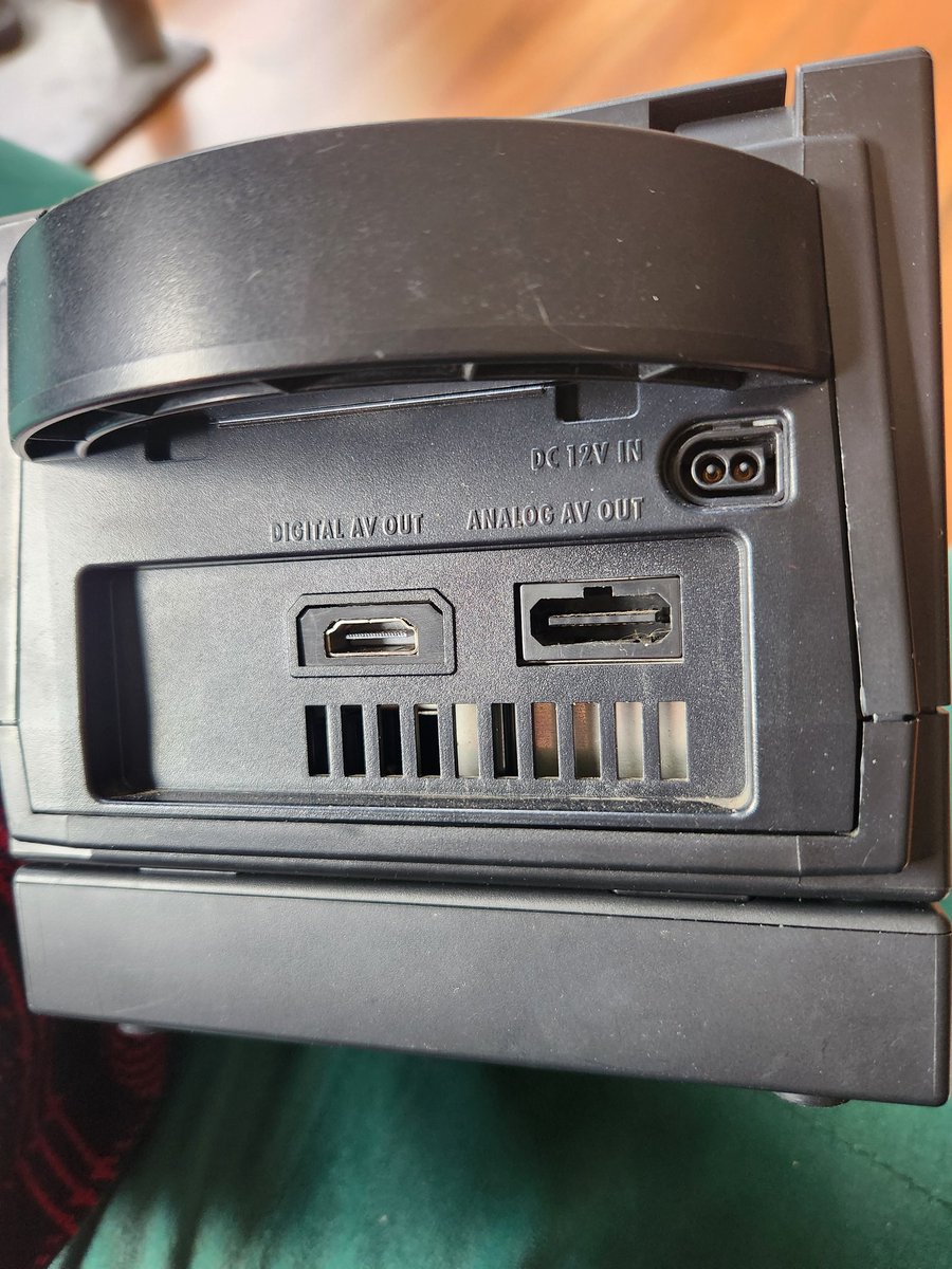 Jarrod_S_Design's tweet photo. @natalie_thenerd I've done a pluto2 mod for a friend and as long as you are fine desoldering a lot of pins to remove the digital port it comes out very clean with a full size HDMI. 

I would also recommend getting the flex cable from Helder for the install. https://t.co/Z8oNK6bTy0