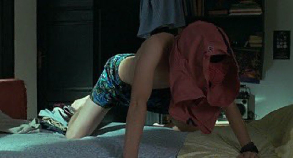 tipsy and they’re playing bags by clairo at the bar rn