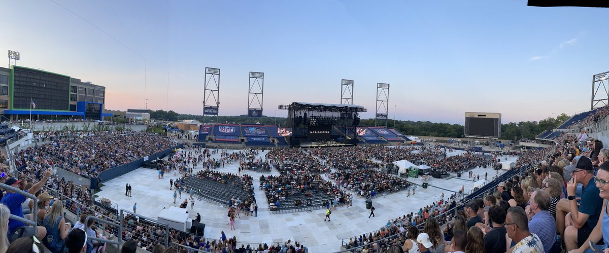 DrScheatzle's tweet image. Congratulations to the City of Canton and the 100's of volunteers who put on a great Hall of Fame Week. Great night for Carrie Underwood concert! @CantonRepdotcom @VisitCanton @CantonChmbr
