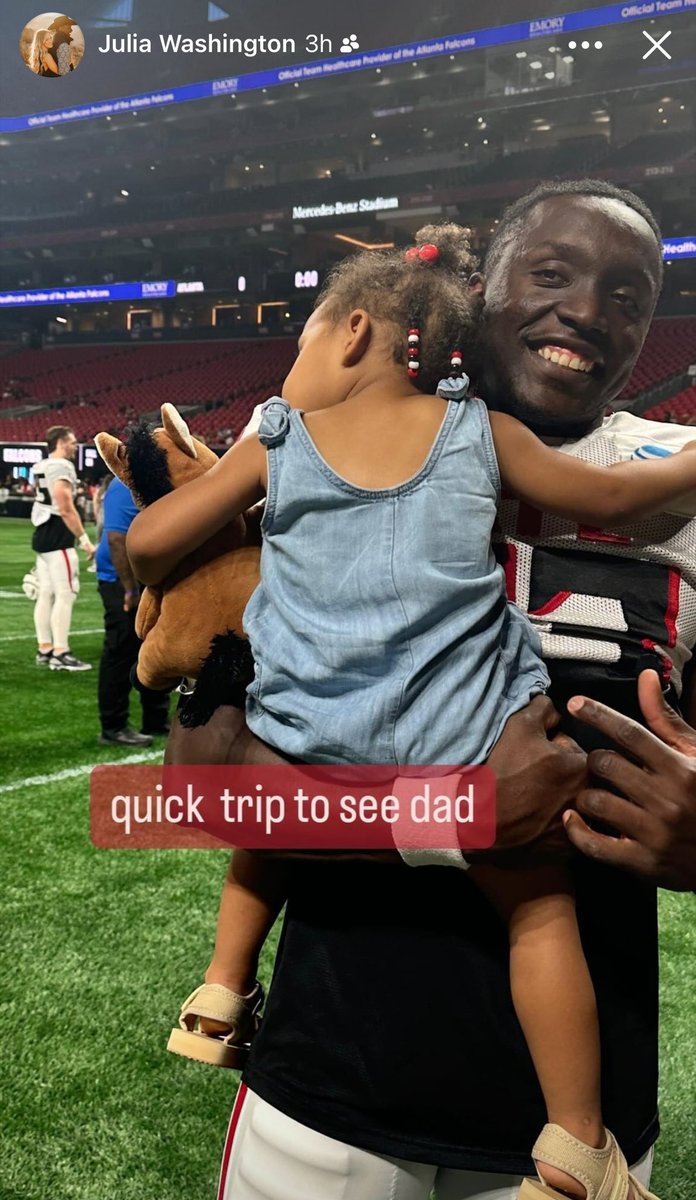 MattAlmond330's tweet photo. Stealing this from my good friend and family @_wjuliae - She took their beautiful daughter to go see @JamesWashington at #Falcons training camp. With all the craziness going on in the world, these pictures are so wholesome and happy. If you agree please reshare so others can see it on their feeds. Thanks Julia for posting these on your story, this made my weekend.