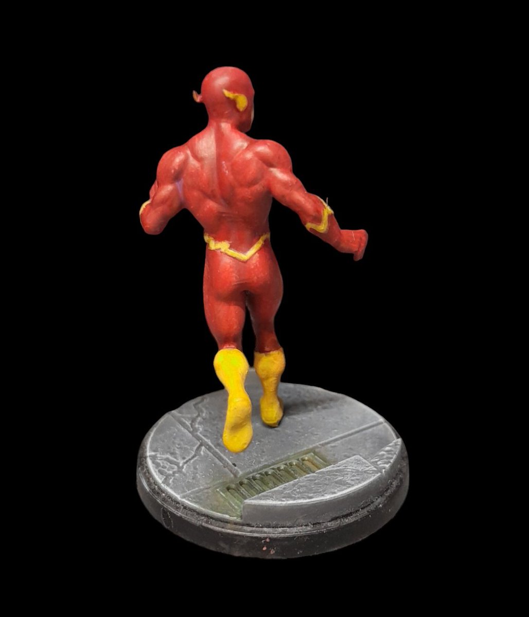 kimblepr's tweet image. Pintura de domingo. Vermelho é algo q eu sempre gosto de usar, pq são muitas opções de como trabalhar. #miniaturepainting #marvelcrisisprotocol #mcp