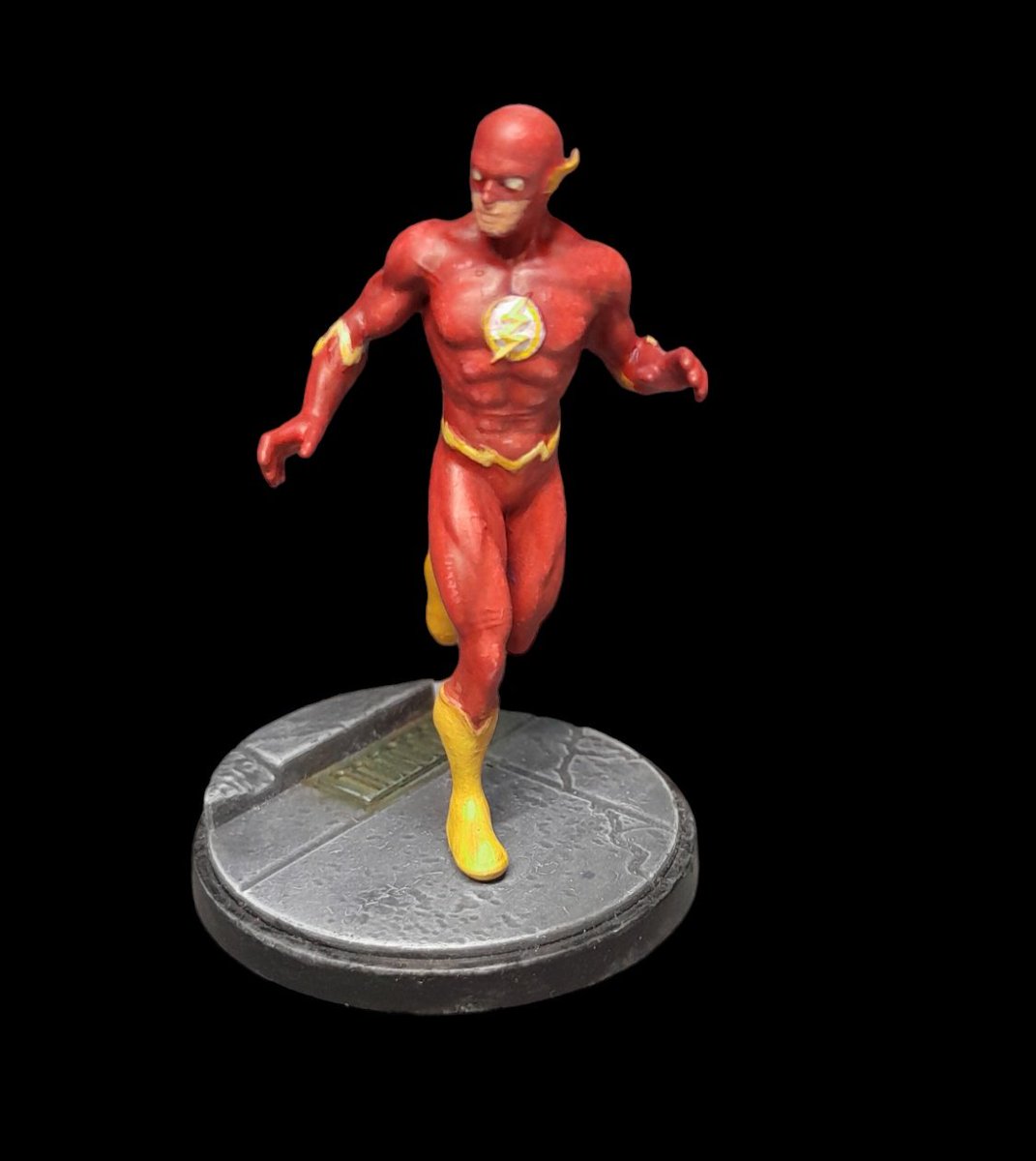 kimblepr's tweet image. Pintura de domingo. Vermelho é algo q eu sempre gosto de usar, pq são muitas opções de como trabalhar. #miniaturepainting #marvelcrisisprotocol #mcp