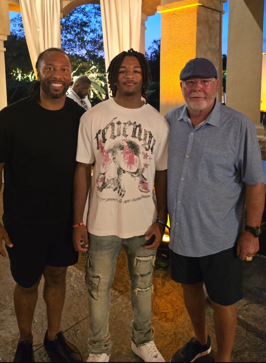 PettijohnJuliet's tweet photo. Father-Son Trip to Canton for the NFL HOF enshrinement. @r_pettijohn met the best of the best and @theRealDuke49 got to support Cuse teammate Dwight Freeney’s induction! #blessed #inspired #futurebuckeye https://t.co/2O5xLLsdFH