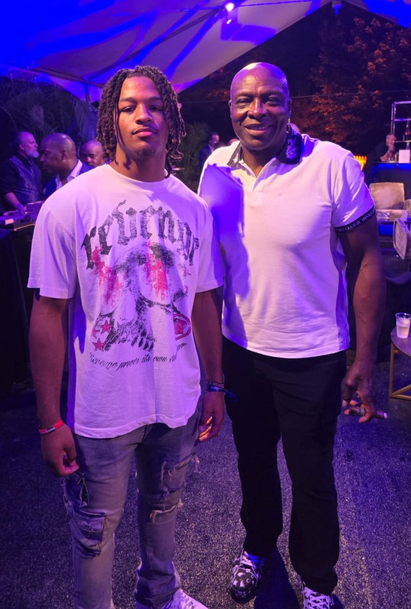PettijohnJuliet's tweet photo. Father-Son Trip to Canton for the NFL HOF enshrinement. @r_pettijohn met the best of the best and @theRealDuke49 got to support Cuse teammate Dwight Freeney’s induction! #blessed #inspired #futurebuckeye https://t.co/2O5xLLsdFH