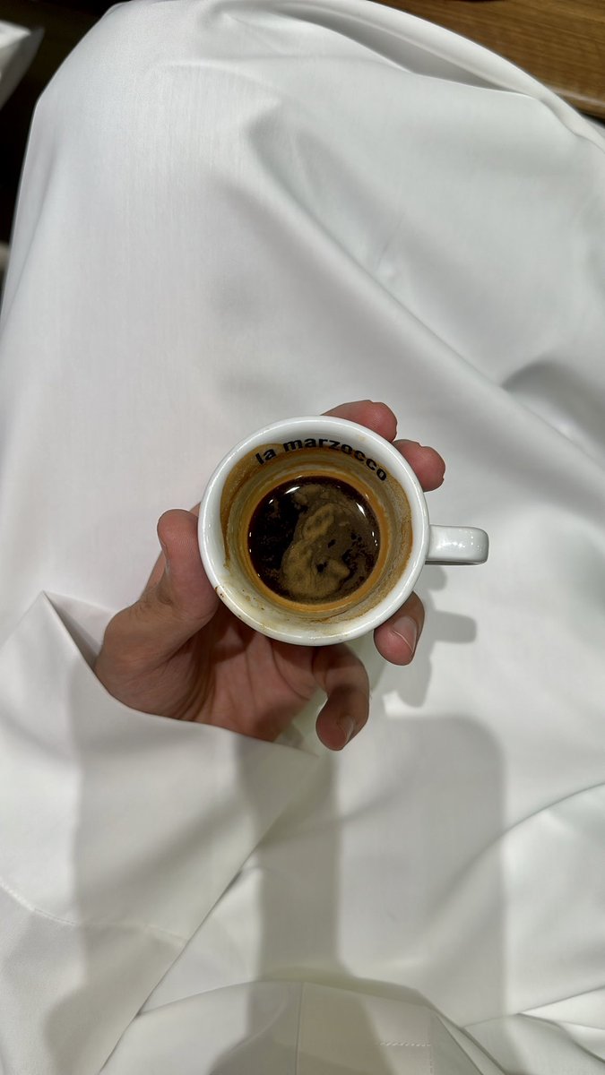 95tn3's tweet photo. عذابي معك في حبس الشعور وكثرة التلميح 
تعبت أكتم شعور أصعب علي من كتمه إفصاحه . https://t.co/MbFl2BiNNe