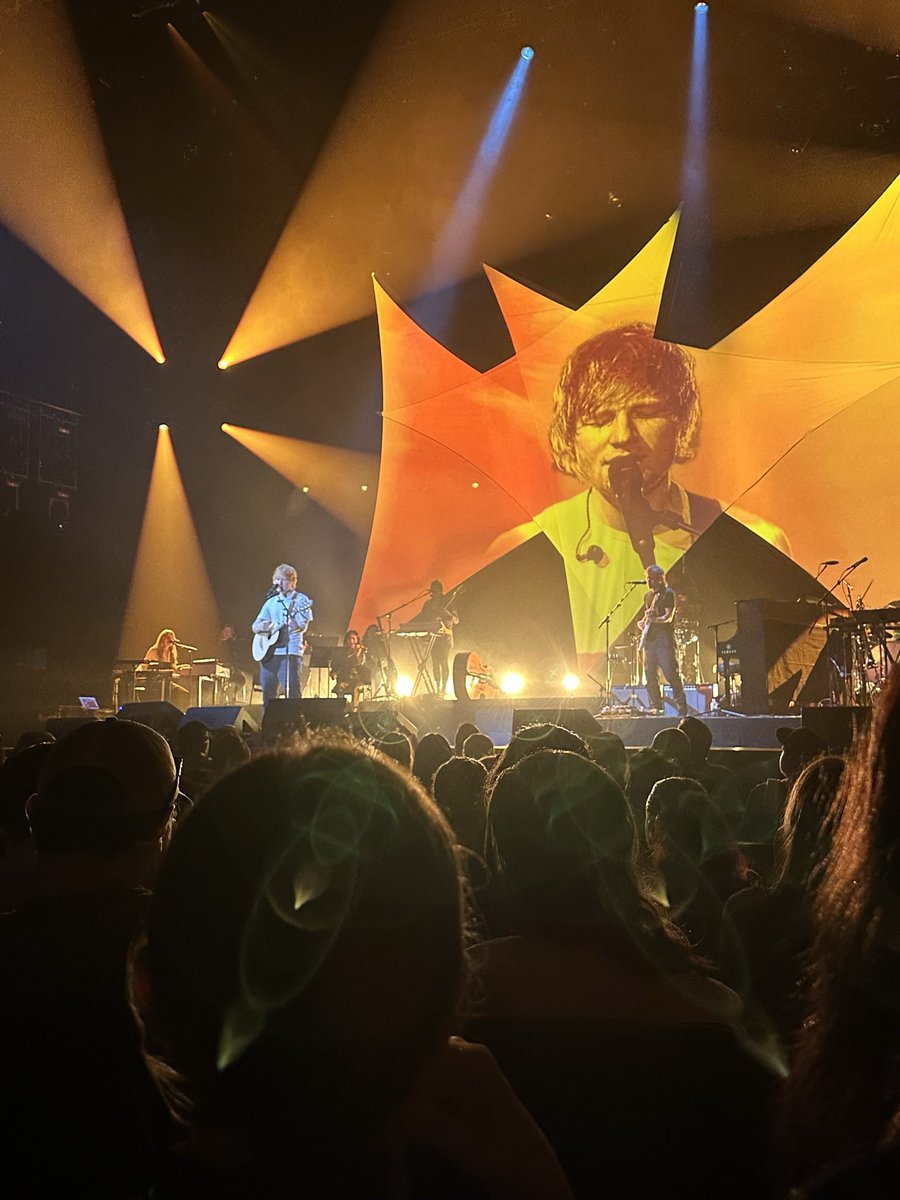 I miss #Subtract concert…
Watching the Kings Theatre concert on YouTube right now. I wish I could do it again. 🥹🥹🥹
💛➖💛🔥🔥🔥
<a href="/edsheeran/">Ed Sheeran HQ</a>