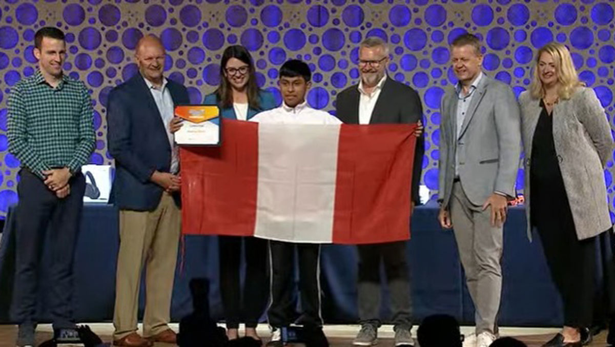 Escolar peruano obtuvo el sexto lugar en el Campeonato Mundial de Microsoft Office 2024

El estudiante Rodrigo Pérez Vilca obtuvo el 6to lugar en el Campeonato Mundial de Microsoft Office 2024 que se realizó del 28 al 31 de julio en California, Estados Unidos,