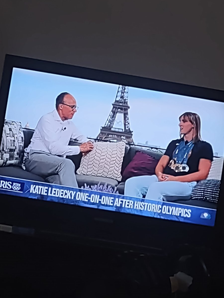 TrevorKeveloh's tweet image. Lester Holt needs to do something with this...hairdo of his...
This is why we believe in... Lizard People!
#LesterHolt #LizardPeople #Paris2024 #GOLD #OlympicGames #Olympic2024 #Olympics #Olympics2024Paris #OlympicGamesParis2024