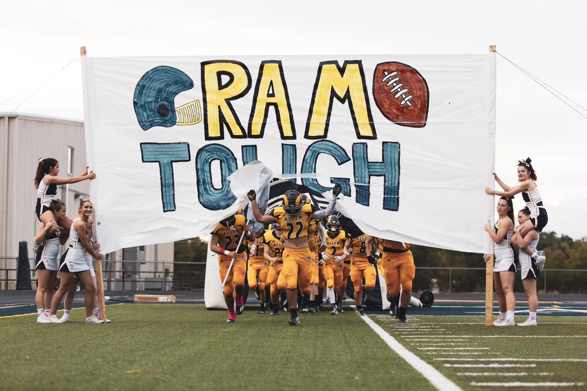 Alex_Simpson33's tweet image. “The only way to do great work is to love what you do.” - Steve Jobs

Excited for year 4 here at Allen Academy. I appreciate the community, the coaches and my family. Looking forward to a great year. #mobsquad #showupandshowout #chapter24 #underdog