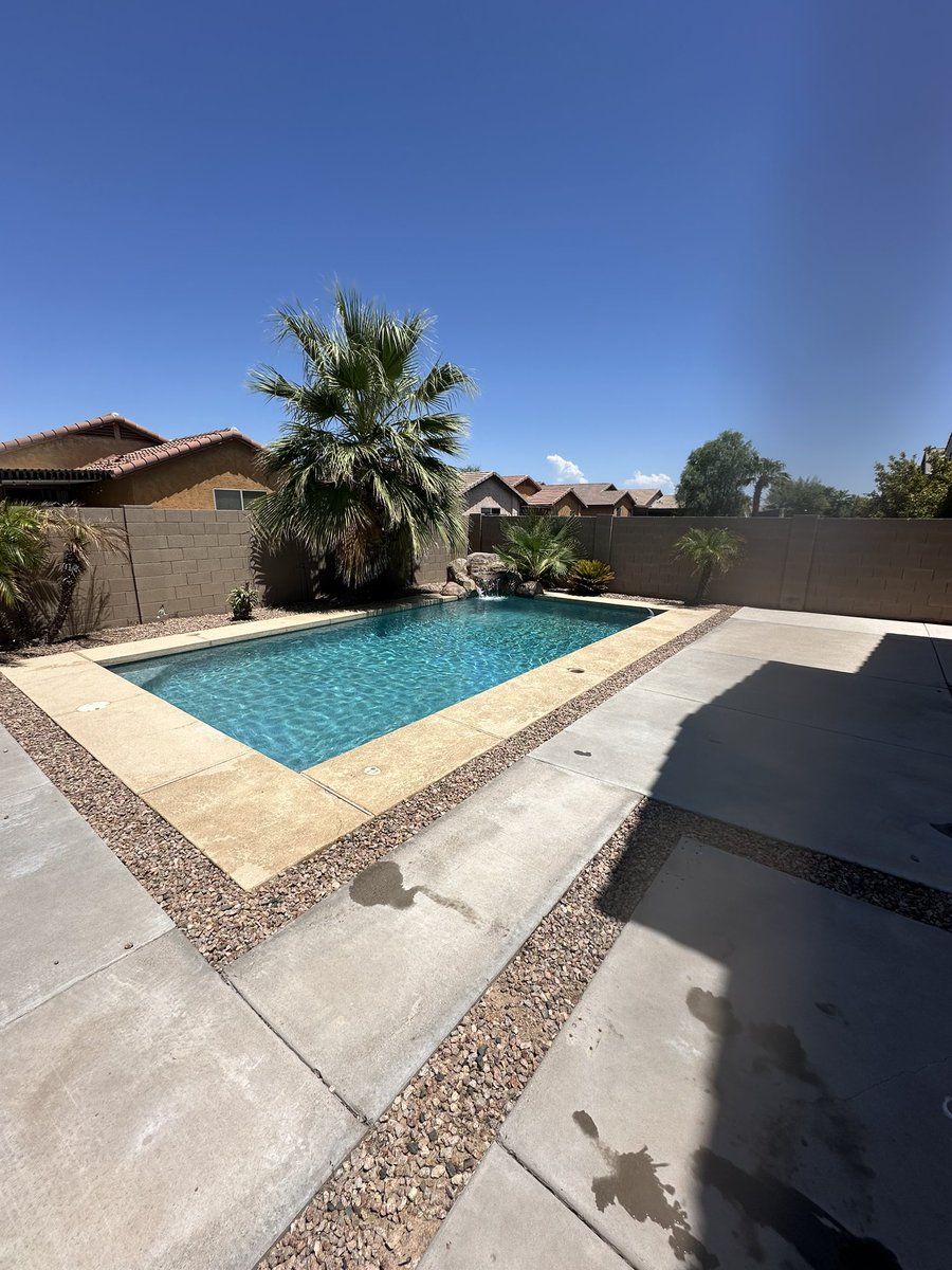 My new crib gotta pool 🔥
