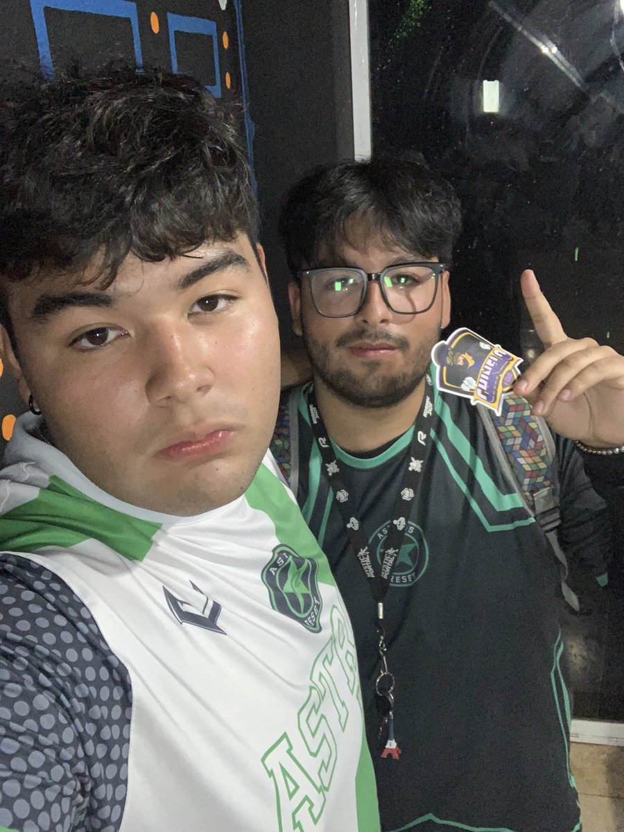 Este finde gane los 2 torneos que hubo acá en Toluca, el GameFusion y el Circuito Magyc #1
He estado implementando muchas cosas en mi juego y creo que se está viendo, igual me da gusto que mas comunidad se este rifando.👀
Gracias <a href="/ClubChinelo/">Chinelo e-Club</a> por rifarse con la org 🫡
📸 con Bird