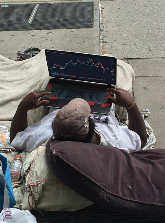 #BTC CAIU!
Os moradores de rua aqui dos EUA tudo comprando: