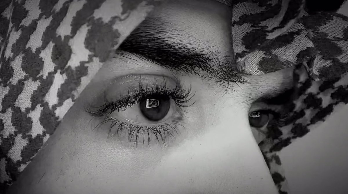 " دايم القلوب الصادقهه حظها سئئ .