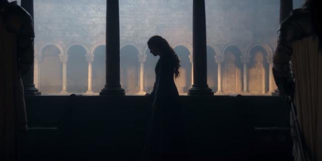 jowrotethis's tweet image. (Left) Rhaenyra filmed against wide open horizons and Alicent caged in by windows and pillars and screens all season. 

(Right) The flipped positions in #HouseOfTheDragon S2’s final moments.