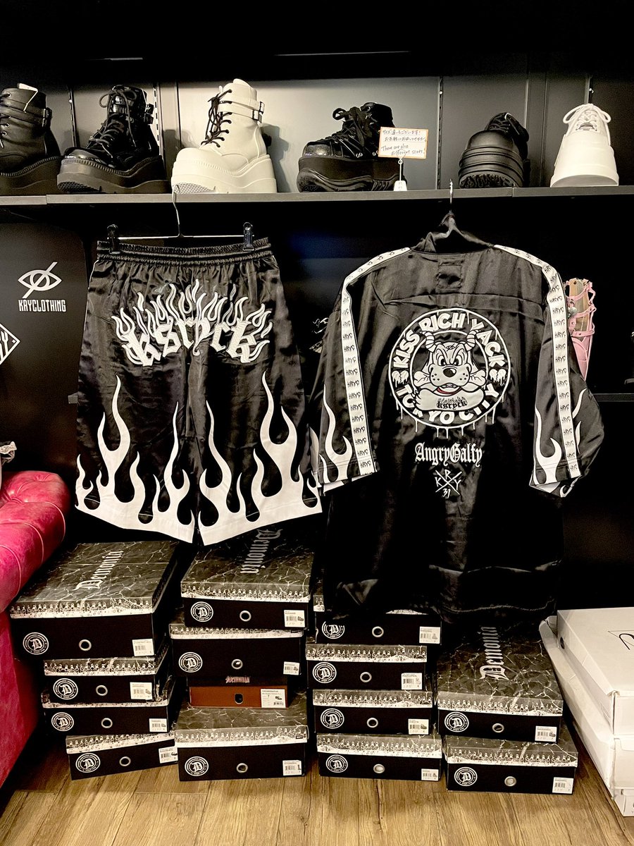 GALFY×KRYコラボレーションアイテム ✨🐶《《 TRTR 》 》🐶✨ 店頭販売