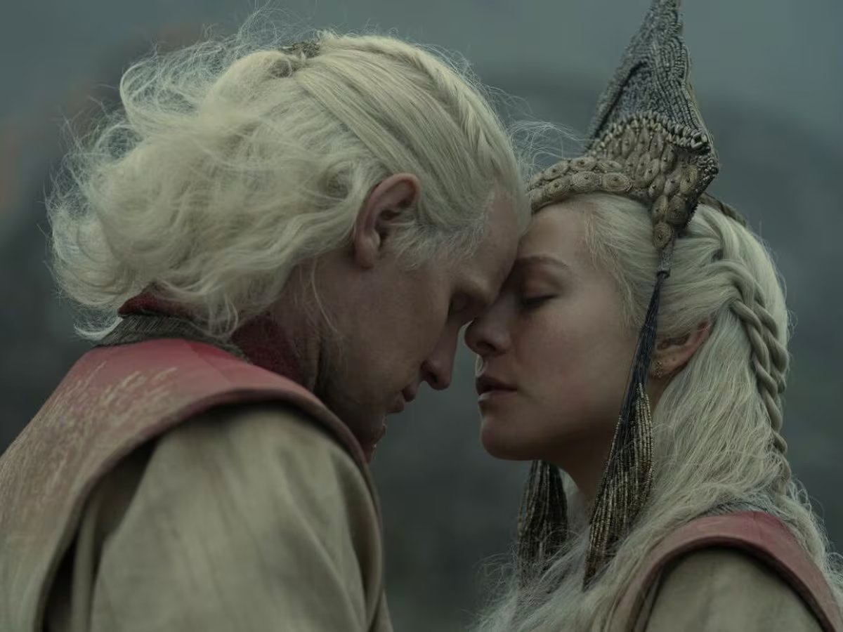 myrna_18's tweet photo. "Tú eres la legítima reina, Rhaenyra. Primera con el nombre, protectora del reino. Estoy para servirte, y todos ellos conmigo, hasta la muerte o el final de nuestra historia"

VIVA EL AMOR

#LaCasaDelDragón #HouseoftheDragon #HOTD https://t.co/eRvcSdNccQ