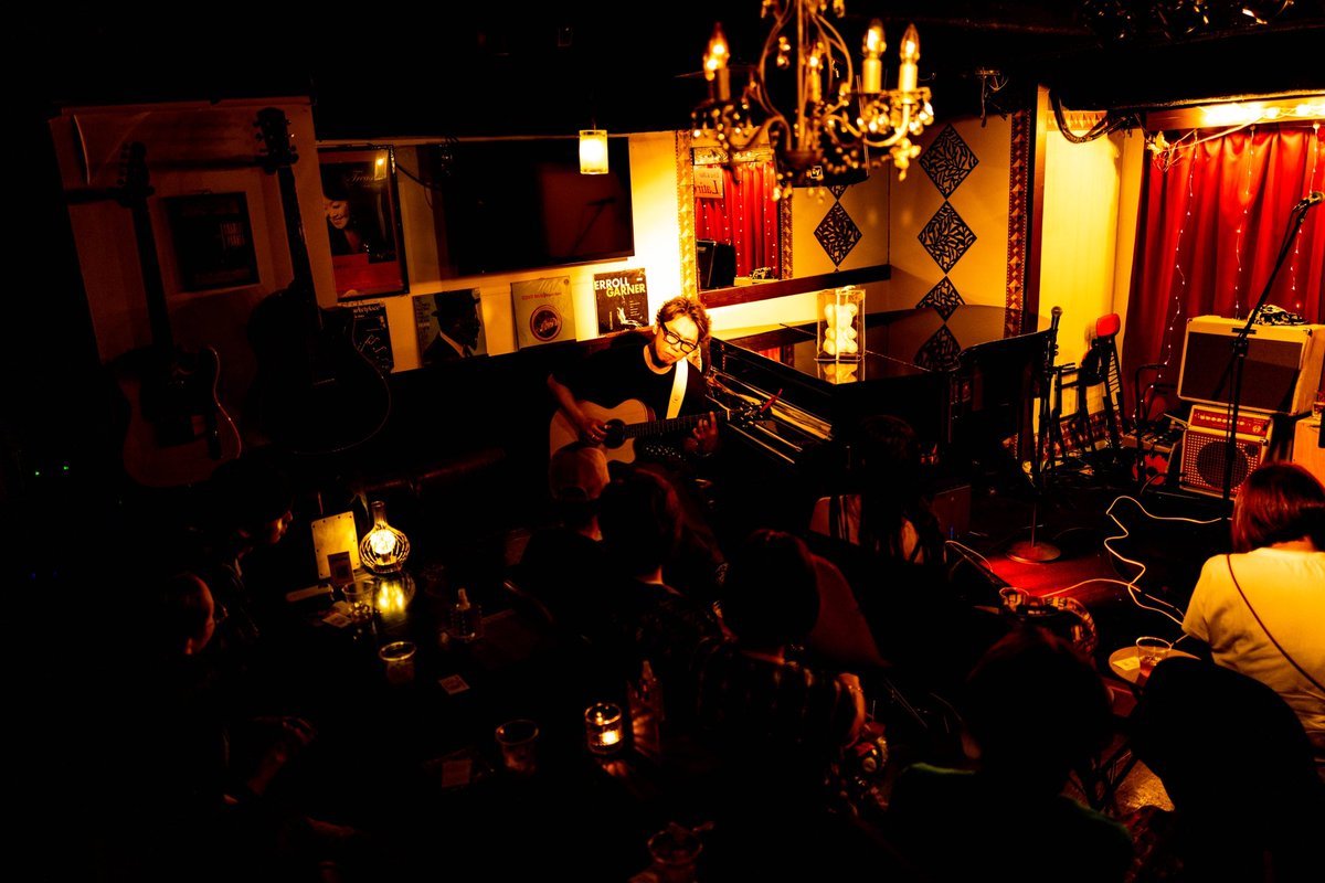 次は9/19（火）GFM 47th Birthday Live🔜
久しぶりのエレキセットもお楽しみに🎸

少しずつですが、小さな一歩を
繰り返して、ギターの、音楽の素晴らしさを
もっと伝えて行けたらと思います🎸
引き続き、応援宜しくお願い致します📣

photo by <a href="/nuenue/">ぬゑぬゑ / masamitsu kuroda</a> 📷

#akitoshikuroda #sologuitar #solo #live