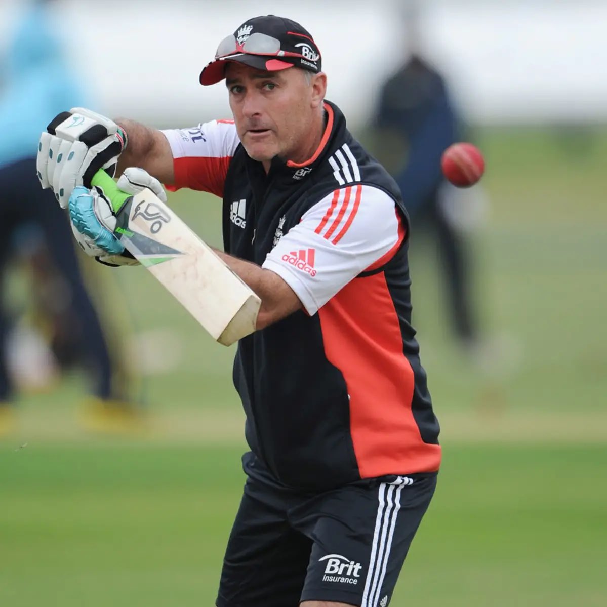 Former England batter Graham Thorpe has died, aged 55. 

Tragic news. Rest in peace 💔