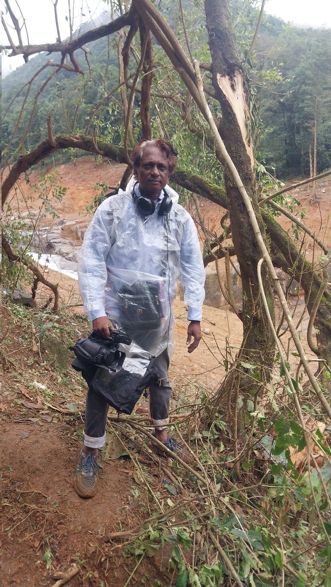 Anand_Journ's tweet image. Special thanks to my VJ Pawan Chaudhary, who carried 8 kg weight on his shoulders till crown top of #WayanadLanslide abv Punchirimattam, Mundakkai &amp;amp; Churulmala. Also to our driver Boney, who took us frm Kochi driving whole night &amp;amp; staying in action with us on all 5 days.