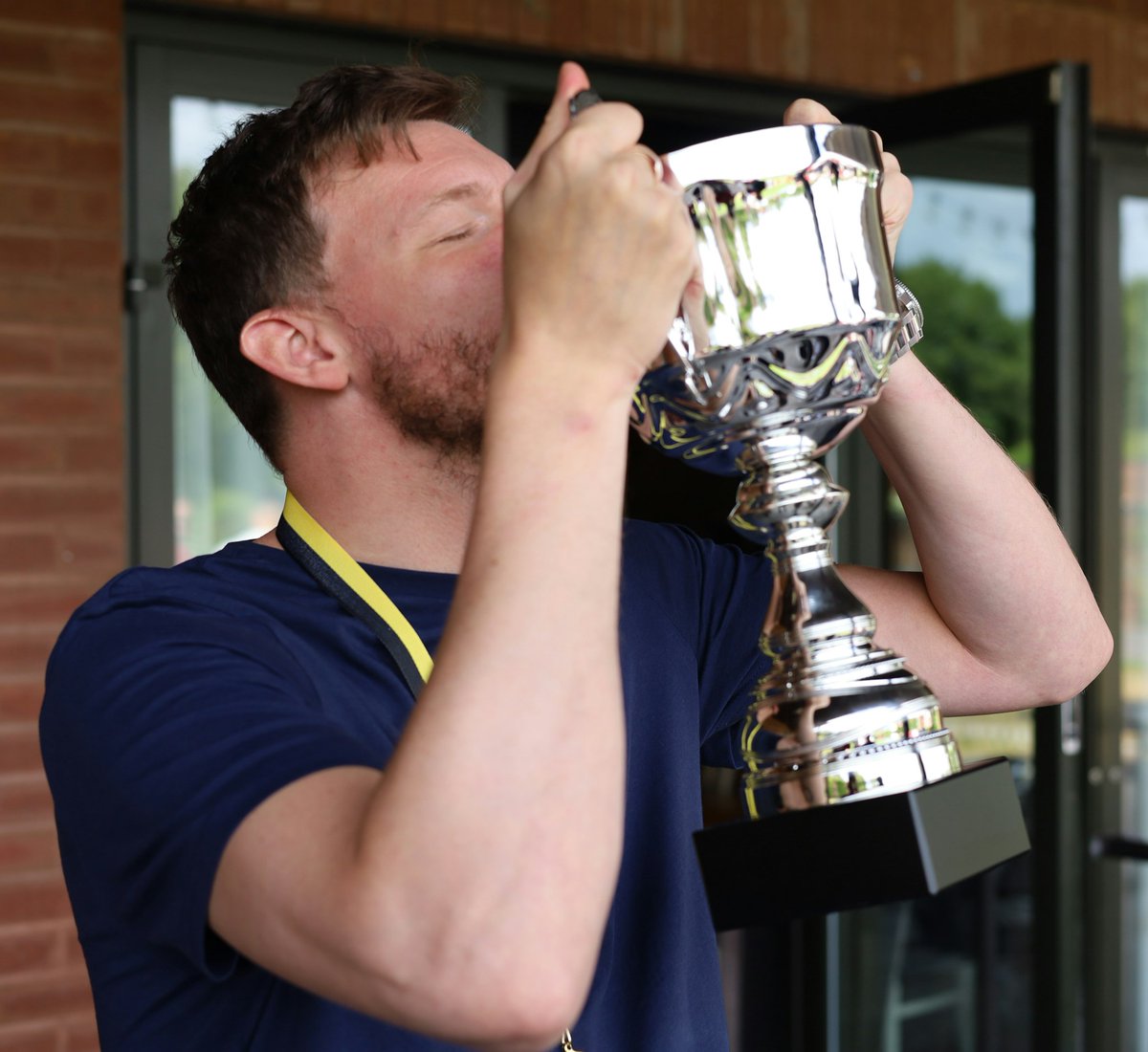 springbokprop's tweet image. The satisfaction of lifting the winners' trophy, because Springbok are #winners 🏆
#TrophyTime #Success #WinningTeam #TeamSuccess #ProudMoment #WorkHardPlayHard #CompanyCulture #TeamEvent #TeamSpirit #SportsDay