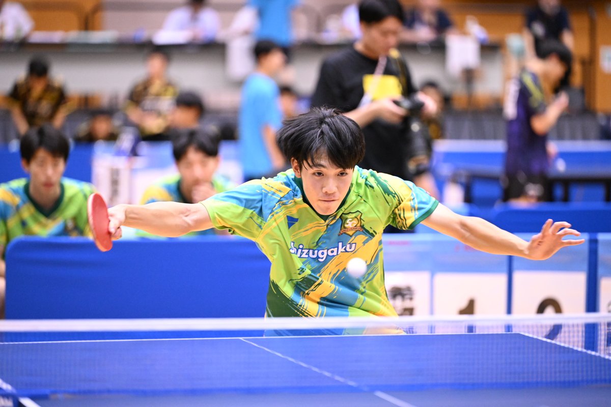 takurepo's tweet photo. #長崎インターハイ 
▼男子学校対抗3回戦
静岡学園（静岡）　3-1　希望が丘（福岡）

静岡学園が選抜準優勝の希望が丘を撃破。1対1で迎えたダブルスを物にすると、4番で平山が勝利を決めました。
一方、選抜越えの優勝を狙った希望が丘は3回戦でストップです。
#卓球レポート #卓球 https://t.co/dwuNE6C2ka