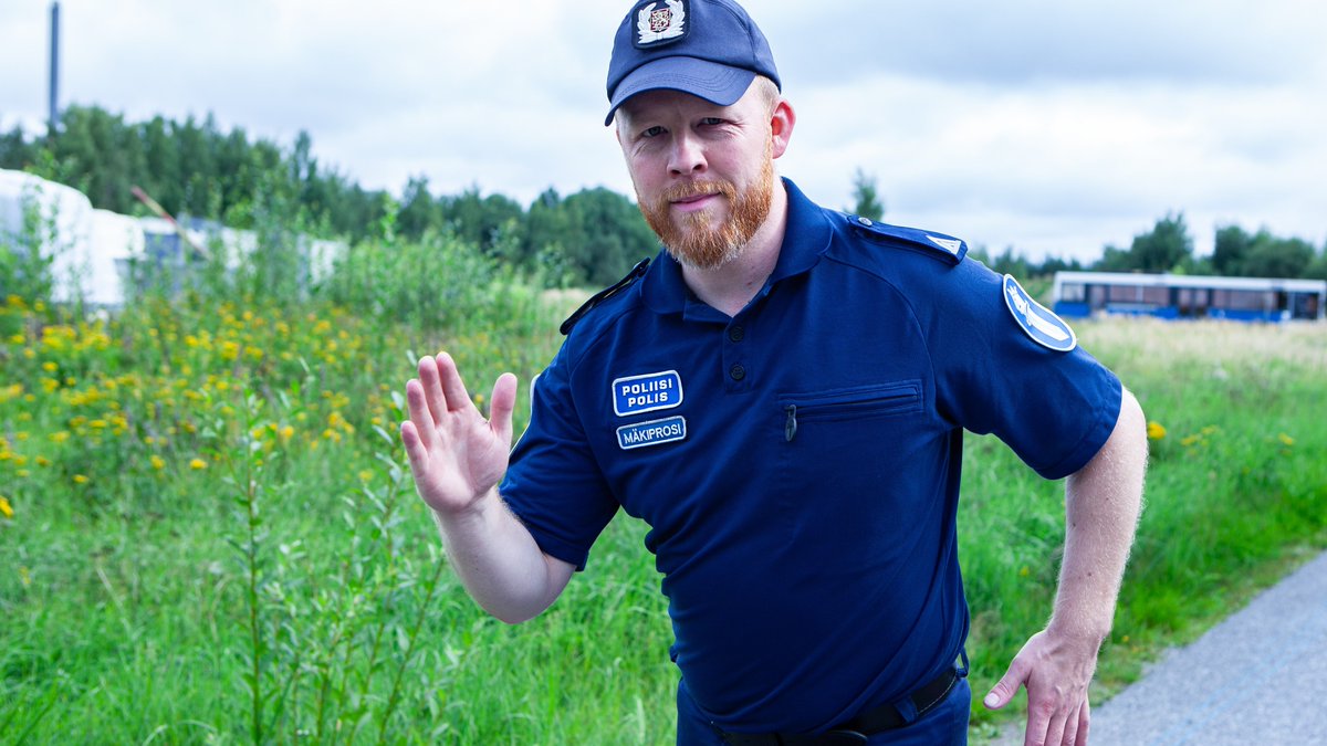 Ensi viikolla startataan! #HaePoliisiksi #BliPolis

Poliisi AMK -tutkinnon pääsykokeiden ensimmäisessä vaiheessa on juoksutesti.

12. - 16.8 aamupäivällä tarjoan poliisipalveluita:  tarkka ajanotto sekä kannustavat huudahdukset lähtöviivalla. Menestystä hakijoille! Lycka till!