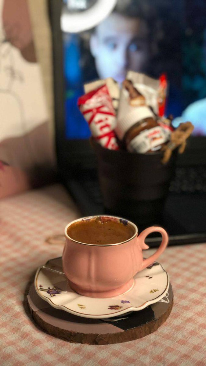 "مانفعله بحب ... نفعله بمهارة."🤎☕️

صباحڪم سعادة 🕊️