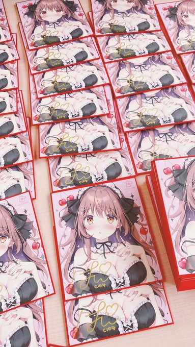 パソコン修理ちゅう…もうだめかもしれません🥹
やれることないので震えながらミニ色紙にサインいれてます🥹 