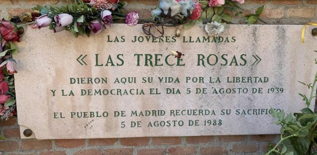 MaiteMNa's tweet photo. El 5 de agosto de 1939, hace 85 años, las Trece Rosas fueron fusiladas por los fascistas

Ana 🌹, Blanca 🌹, Martina 🌹, Pilar 🌹, Julia 🌹, Victoria 🌹, Elena 🌹, Virtudes 🌹, Carmen 🌹, Dionisia 🌹, Adelina 🌹, Joaquina y Luisa 🌹

Que su nombre no se borre de la historia https://t.co/23GG889ldQ
