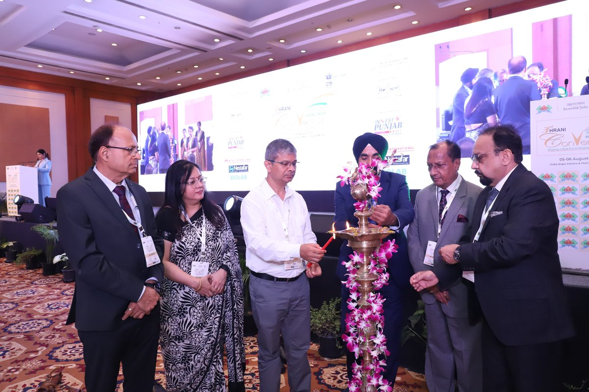 uptourismgov's tweet photo. The inaugural session of the 3rd #HraniConvention at #IndiaExpoCentre & #Mart, #GreaterNoida, observed a wholesome felicitation of the Principal Secretary, Tourism & Culture, @MukeshMeshram, along with the lamp lighting ceremony.

#HRANI #Tourism #Hospitality #Event #UttarPradesh #UPTourism