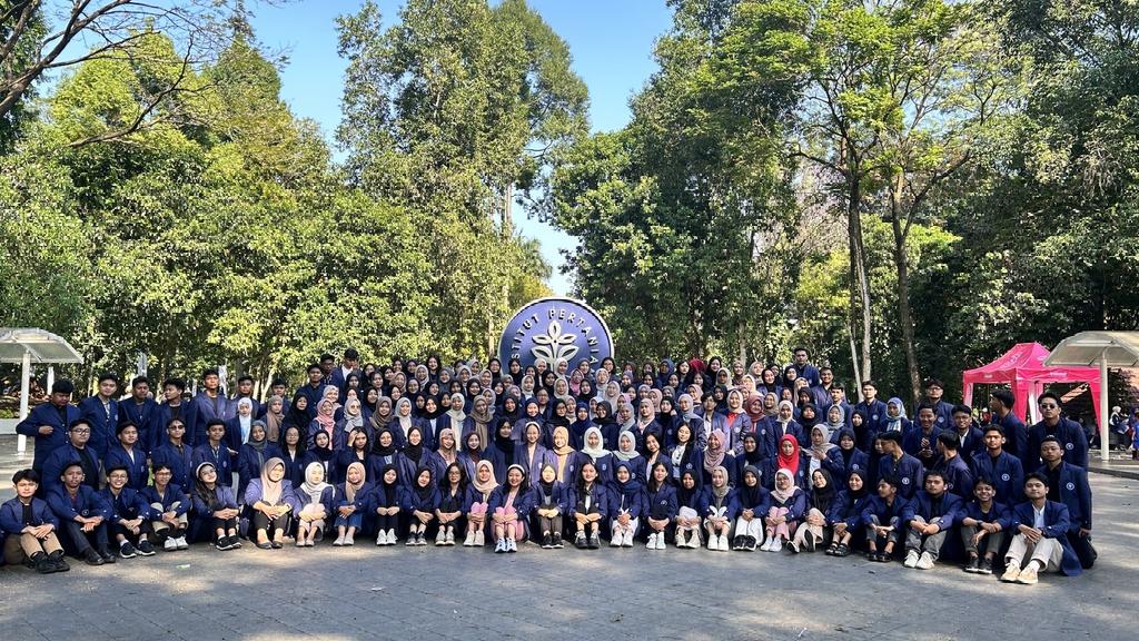 dikawzy's tweet photo. Semangat!! IPB Fema 61' 🤩😎😋--- https://t.co/5MDaO2L7vq