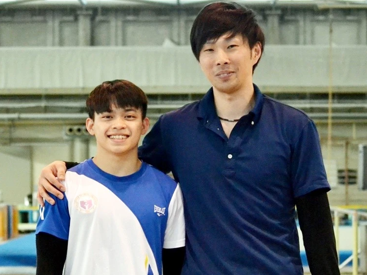 harucomz's tweet photo. 🇵🇭フィリピン男子初の🥇金メダル‼️

8月3日に行われたパリ五輪の体操競技で、フィリピン代表のカルロス・ユーロ選手が床運動でフィリピン男子初の五輪🥇金メダルをもたらしました👏
13歳の時に出会った🇯🇵釘宮コーチとの二人三脚で獲得した金メダルとのことで、日本人としてもうれしいニュースでした☺️
https://t.co/cOtWYTPjvJ

#パリ五輪 #パリオリンピック #カルロス・ユーロ #金メダル #クラーク #フィリピン留学 #クラーク留学 #スタディツアー #クラークツアー