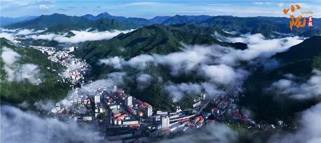 ExploreGansu's tweet photo. Surrounded by a sea of clouds☁️and mist, Kangxian county in Longnan, #Gansu province looks like a✨dreamland.
🔍Zoom in and enjoy the spectacular view! #CharmingGansu #GansuGlance #AmazingGansu https://t.co/v87DQxOyxN