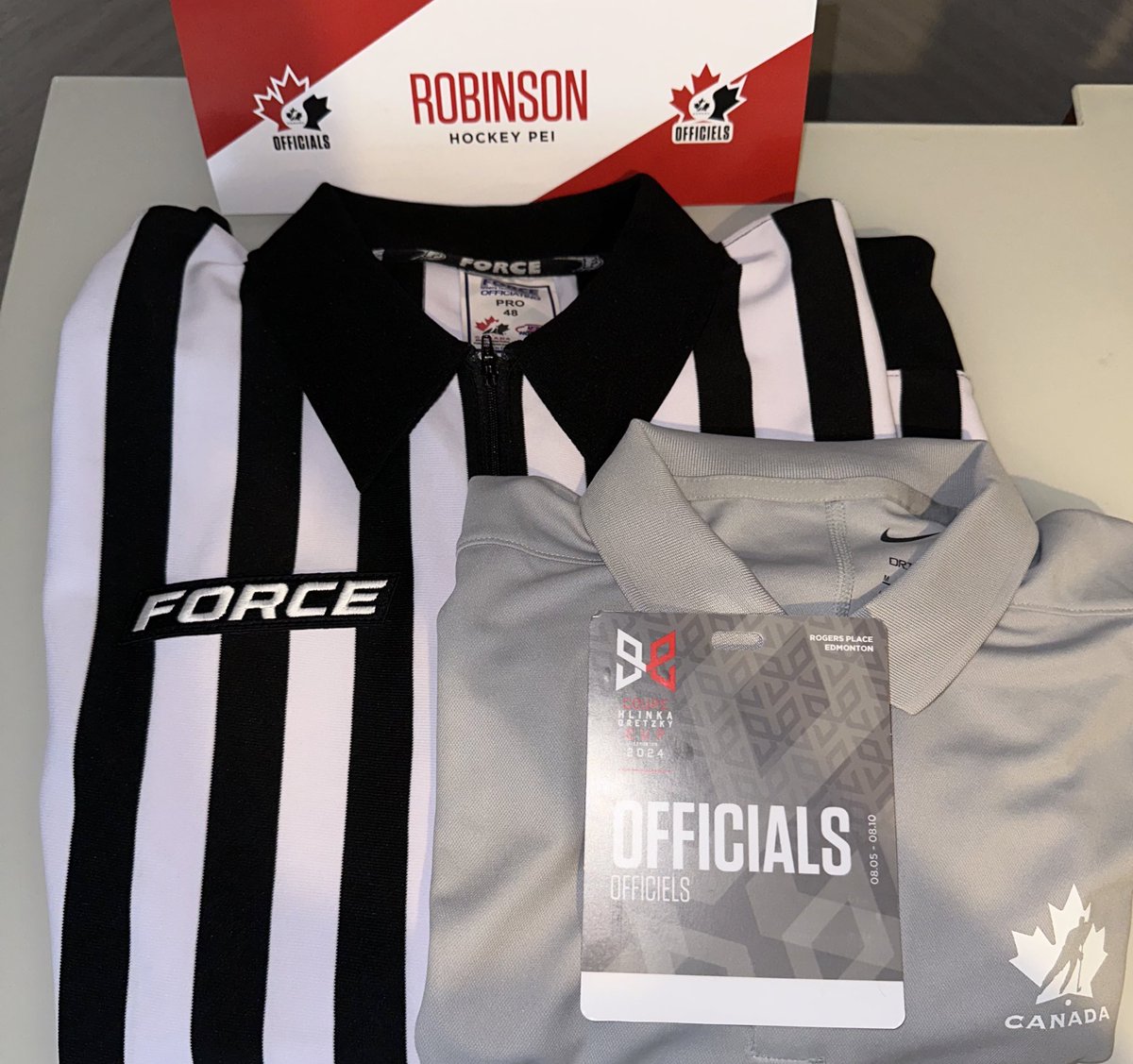 DHanoomansingh's tweet image. After 3 days of camp, our OPOE officials are ready for the Hlinka-Gretzky Cup! Thank you to @ForceOfficials for outfitting our team.

Après 3 jours de camp, nos officiels du PEO sont prêts pour la Coupe Hlinka-Gretzky! Merci á FORCE d’avoir équipé nos officiels.