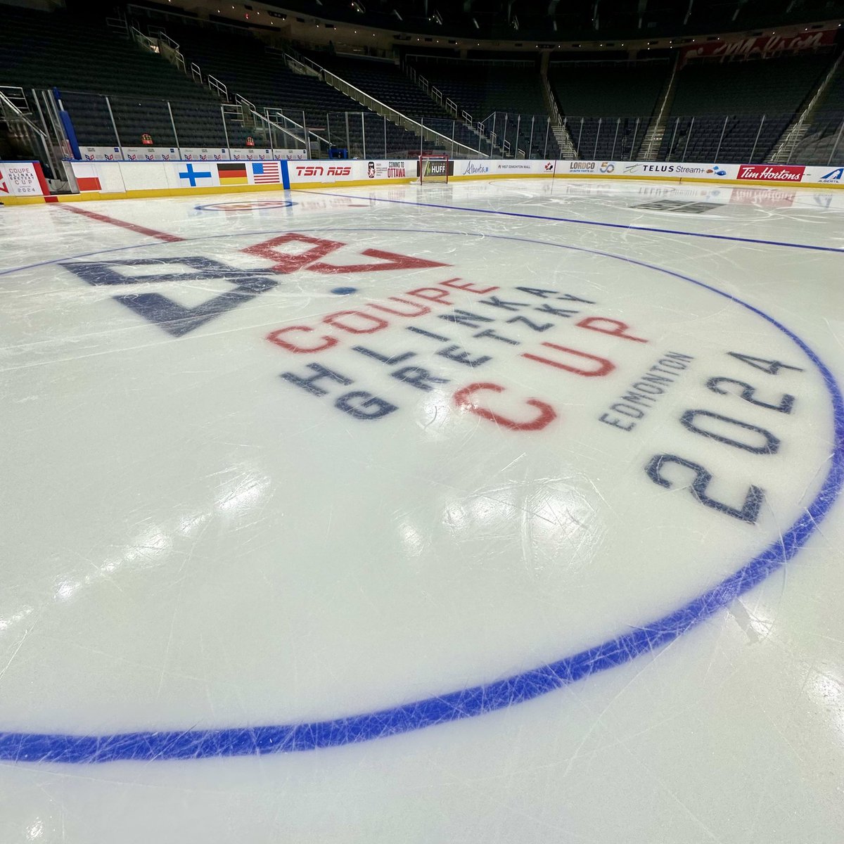 DHanoomansingh's tweet image. After 3 days of camp, our OPOE officials are ready for the Hlinka-Gretzky Cup! Thank you to @ForceOfficials for outfitting our team.

Après 3 jours de camp, nos officiels du PEO sont prêts pour la Coupe Hlinka-Gretzky! Merci á FORCE d’avoir équipé nos officiels.