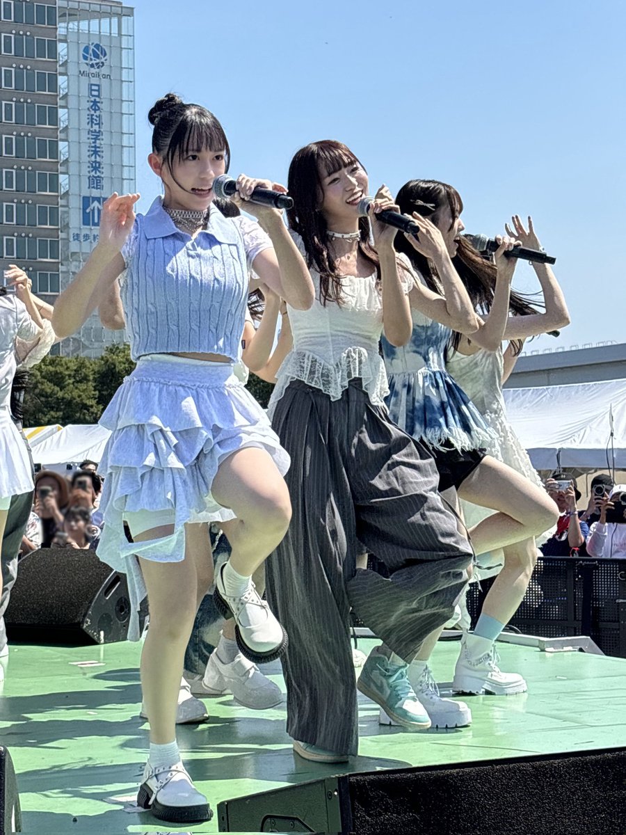 Yukinya_0's tweet photo. リンリンは15歳ながらも、ダンスも歌も上手で、表情管理が得意な、最強アイドルです!水色が似合い、1度の挫折からもめげずに、TIFのステージへ上がってきているシンデレラストーリも持っているシンデレラガールにふさわしい子です!
#夏のシンデレラ2024 #FAINALIST #TIF2024の思い出 https://t.co/eK6JusthjB