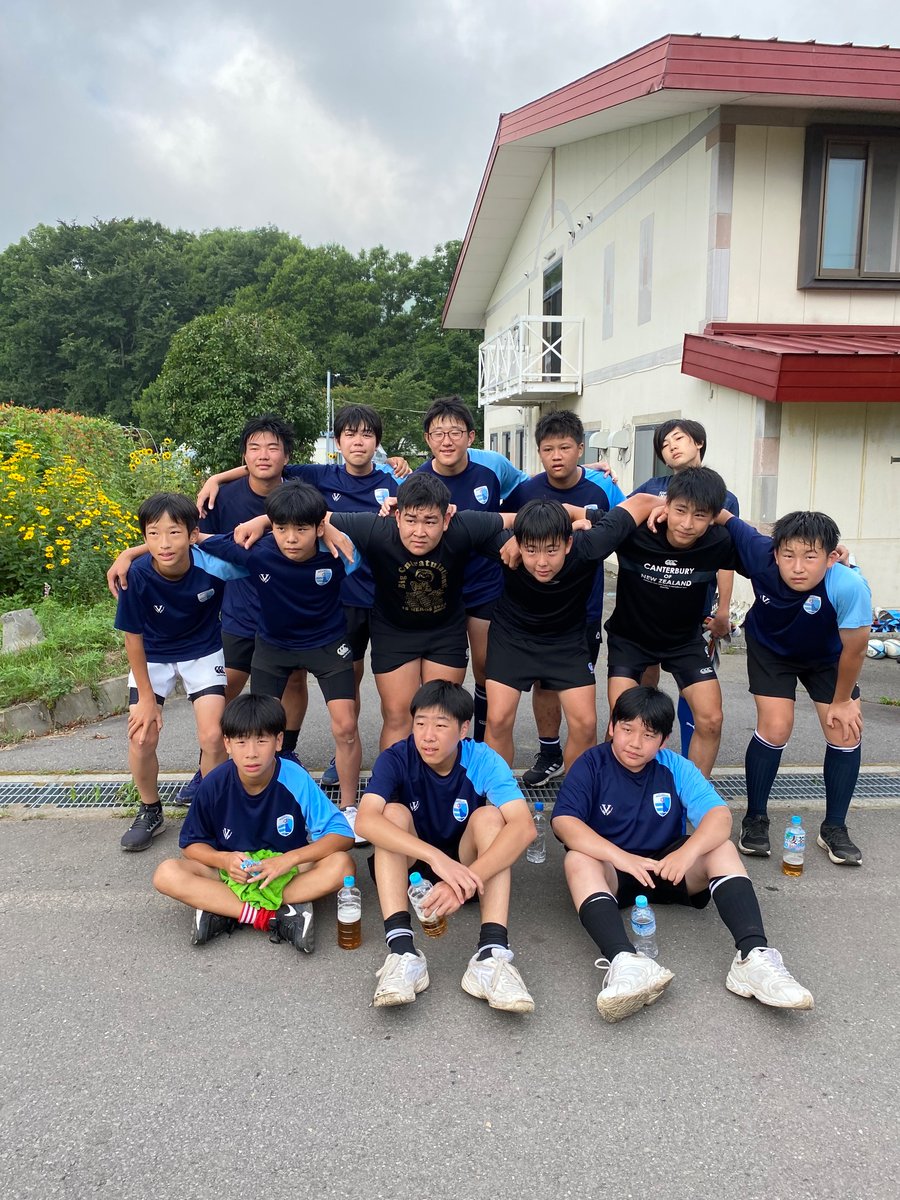菅平合宿の早朝トレーニング🏉
朝5時45分出発し滝までランニング‼️
往復6.5キロ‼️
#清水南
#ブルーレヴズRFC清水
#静岡ブルーレヴズ
#菅平高原