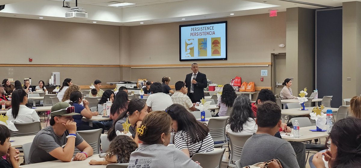 MarlenGlz53's tweet image. ESC 13 Migrant Summit was a total success. Our families loved our special guest. Thank you, @ac_cristales, for inspiring and connecting with our families with your story and powerful message. #migranted @R13Multilingual