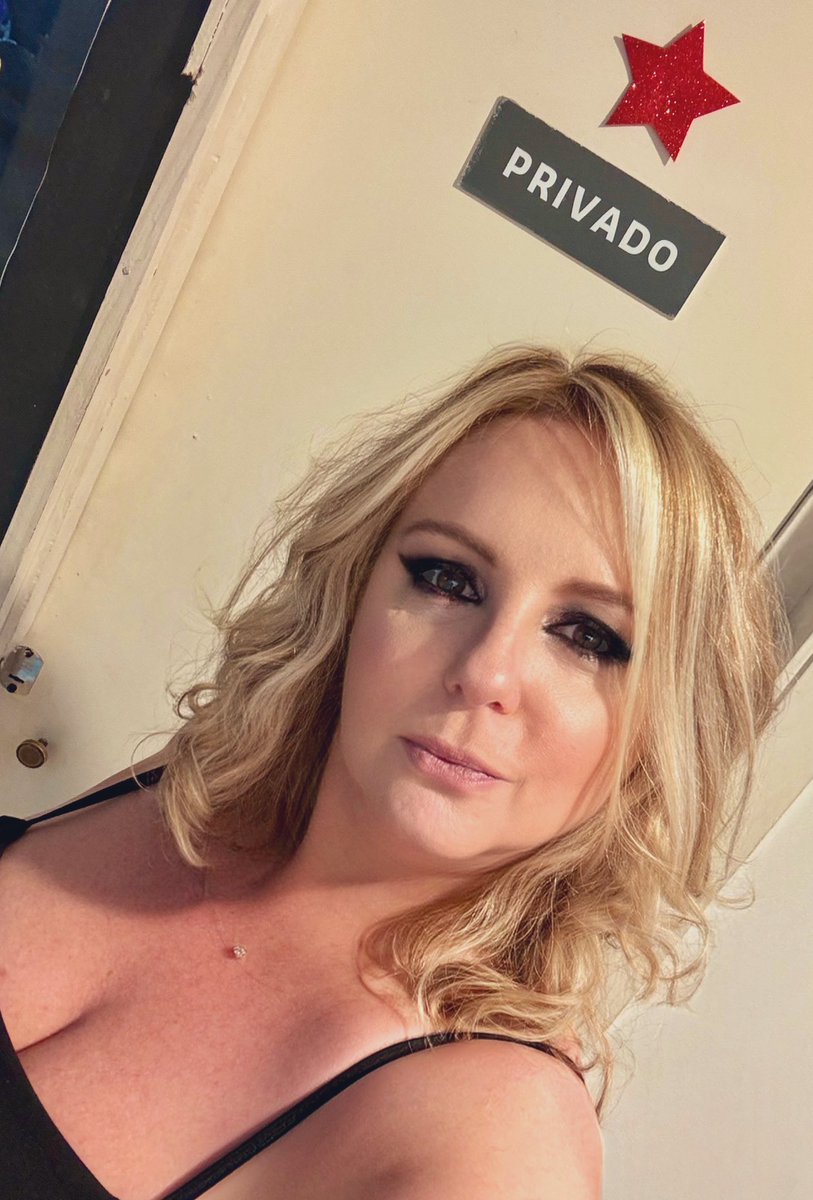 MariaB74's tweet image. Noche de teatro! 
#Cantar 🙌🏻