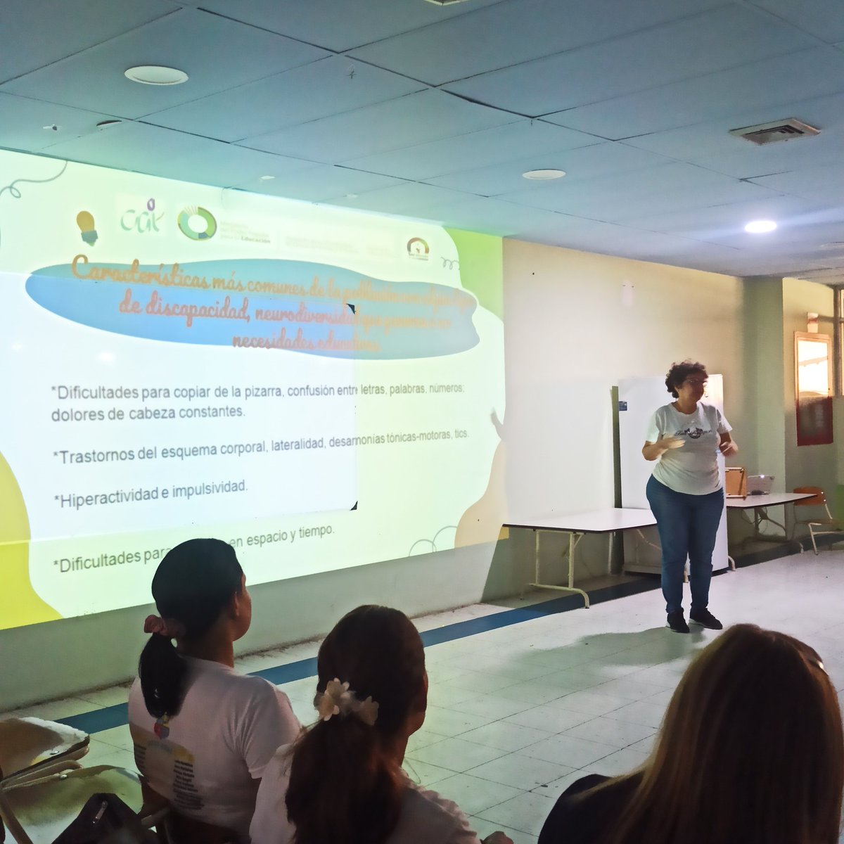 CENMAInicial's tweet photo. Formación al personal docente sobre Caracterización y Estrategias para el Abordaje de las Niñas, Niños y Adolescentes con Algún Tipo de Discapacidad Neurodiversidad que Genere una Necesidad Educativa, dictado por Profesora Marielena Albarrán y el equipo @dgeducespecialmppe https://t.co/30PTByo1sz