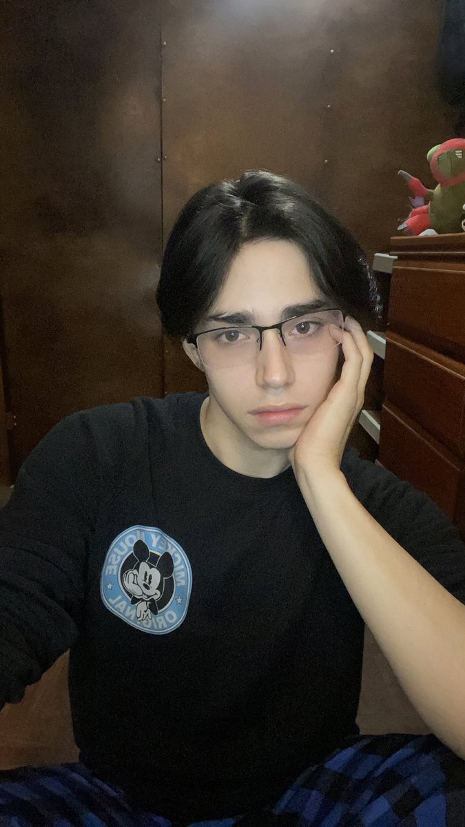 aguxxxtin_'s tweet photo. Lo que escondemos los cuatro ojos 👀 https://t.co/N82NfSjfnn