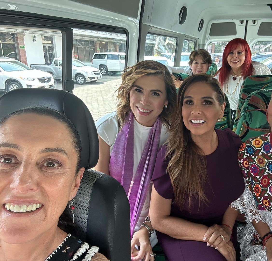 la selfie que quiero tomarme con las chicas // la selfie que nos tomo