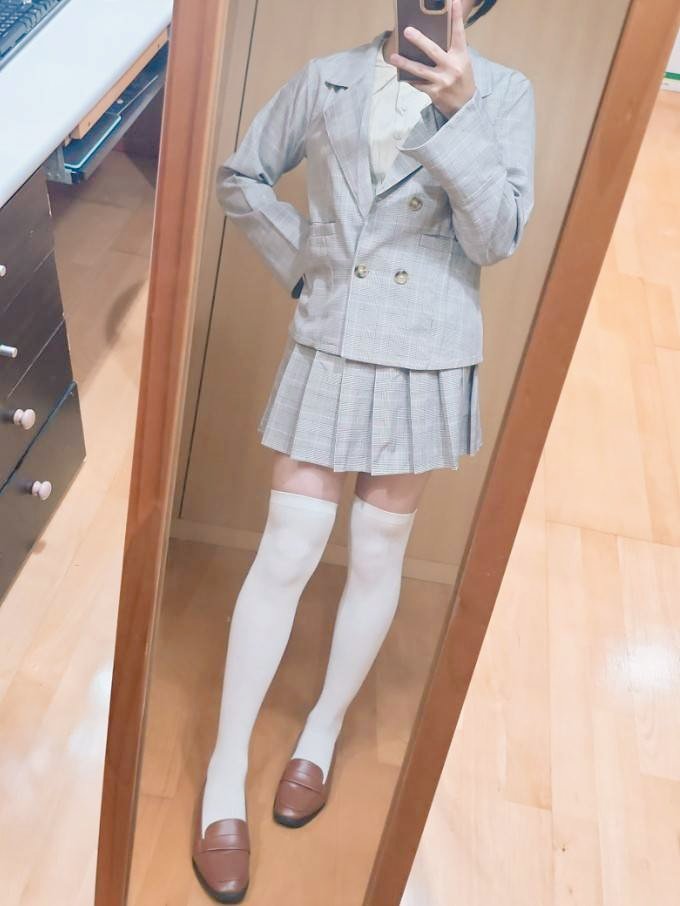 hinami_tw's tweet photo. 黑？白？ https://t.co/6Iq5BL9uDP