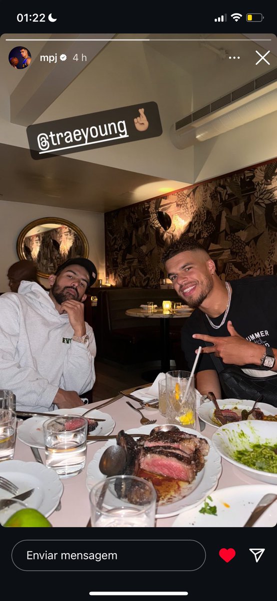 meninompj's tweet photo. União sinistra!

Vem pra Denver Trae🫰🏽 https://t.co/YaBPlIgRN9
