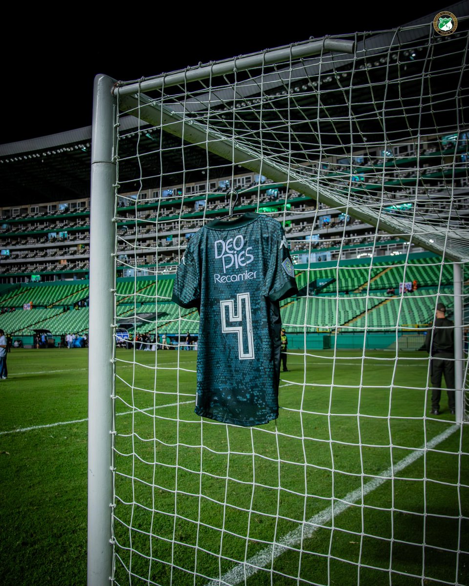 DeportivoCaliCP's tweet photo. 𝐋𝐚 𝐜𝐚𝐦𝐢𝐬𝐞𝐭𝐚 𝐝𝐞𝐥 𝐃𝐄𝐂𝐀𝐍𝐎. ☑️ 

Feliz noche desde la casa, verdiblancos. 💚

#VamosCali🇳🇬 https://t.co/H1mQe8cHwi