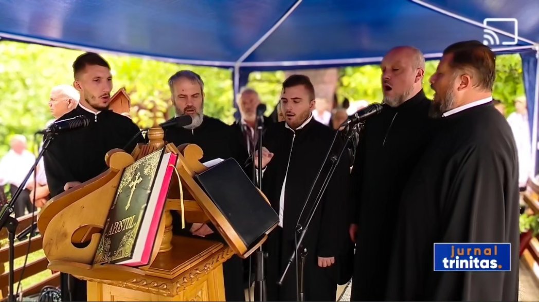 ByzantineChoir's tweet photo. 4 august 2024 | Sfânta Liturghie arhierească la Parohia Ortodoxă Spermezeu, județul Bistrița-Năsăud 
#eormmsm https://t.co/1zFJERbmV3
