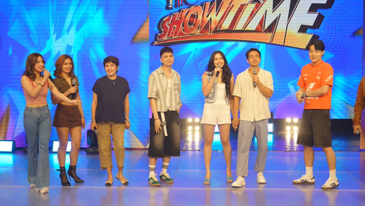 gmanetwork's tweet photo. Welcome to #ItsShowtime, RK Bagatsing and Jane Oineza!

#ShowtimeGoldGoldGold
For more #ItsShowtime content, visit:
https://t.co/pNccllRyFz https://t.co/pMaV91nQdx