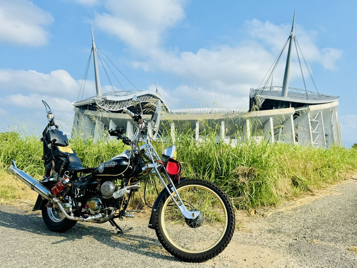 romesama_'s tweet photo. " マグナ50   MAGNA FIFTY "
" YAMAHA GEAR "   2スト

週末原付出勤♪
土日共 寝落ちしてup忘れてた笑
&amp;
フォークリフトの車窓から🎆

#2スト
#YAMAHAGEAR
#ヤマハギア
#マグナ50
#MAGNAFIFTY
#ゼロハン
#原付
#4mini
#アメリカン
#cruiser
#50cc https://t.co/utdLdQBsGs